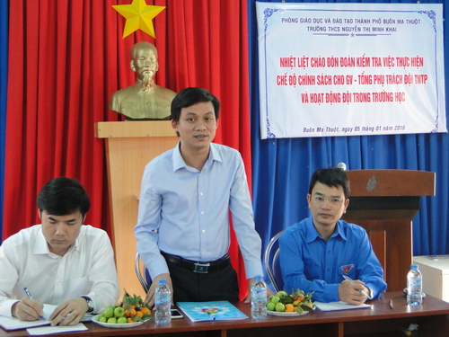 Đồng chí Nguyễn Phú Trường phát biểu tại buổi làm việc về thực hiện chế độ chính sách cho Giáo viên – Tổng phụ trách Đội và hoạt động Đội trong trường học tại trường THCS Nguyễn Thị Minh Khai, thành phố Buôn Ma Thuột